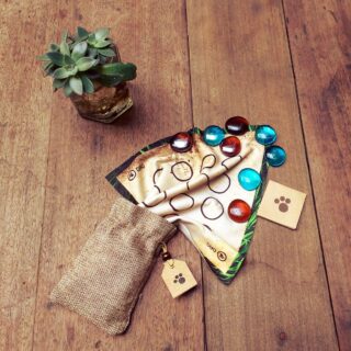 No hay tibiezas en el Dao.
Se mueve siempre hasta el final
del camino que eligas,
no podés quedarte en la mitad.(Y no vale comerse,
ni pasar por encima
de tu compañerx.)